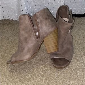 Fergalicious Booties size 7.5